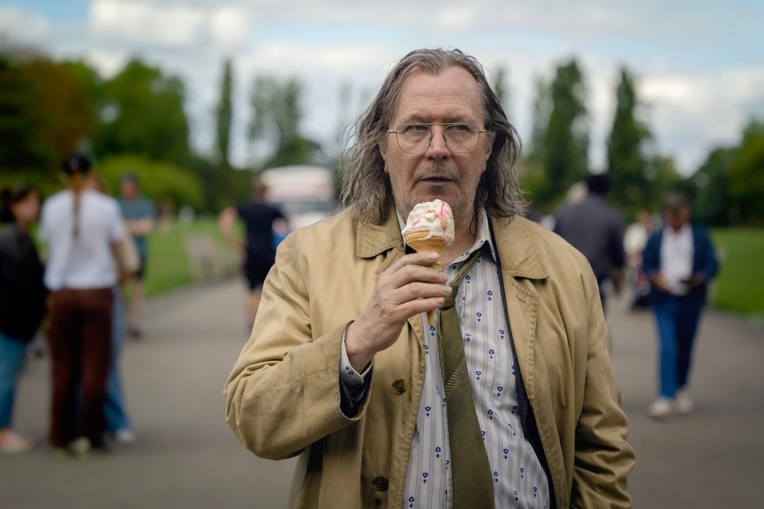 🎧 Gary Oldman Has Spies on the Prize