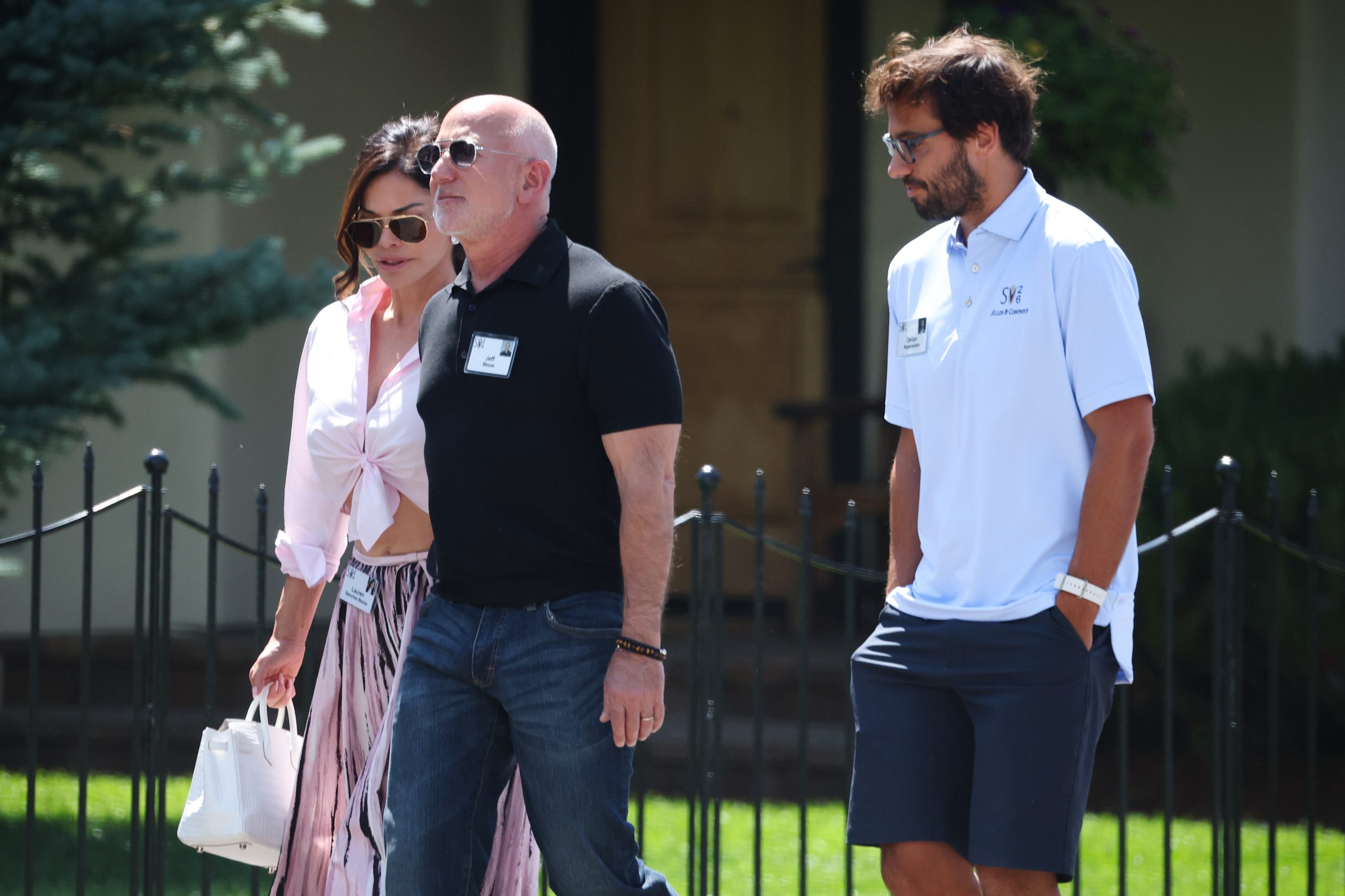 Lauren Sanchez, Jeff Bezos and a Sun Valley Lodge employee